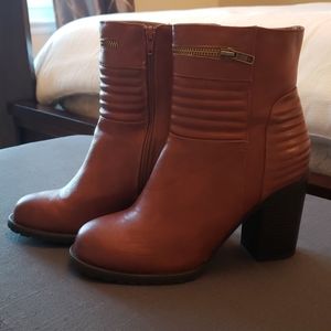 NWOT Bucco Cognac Mireye boots
